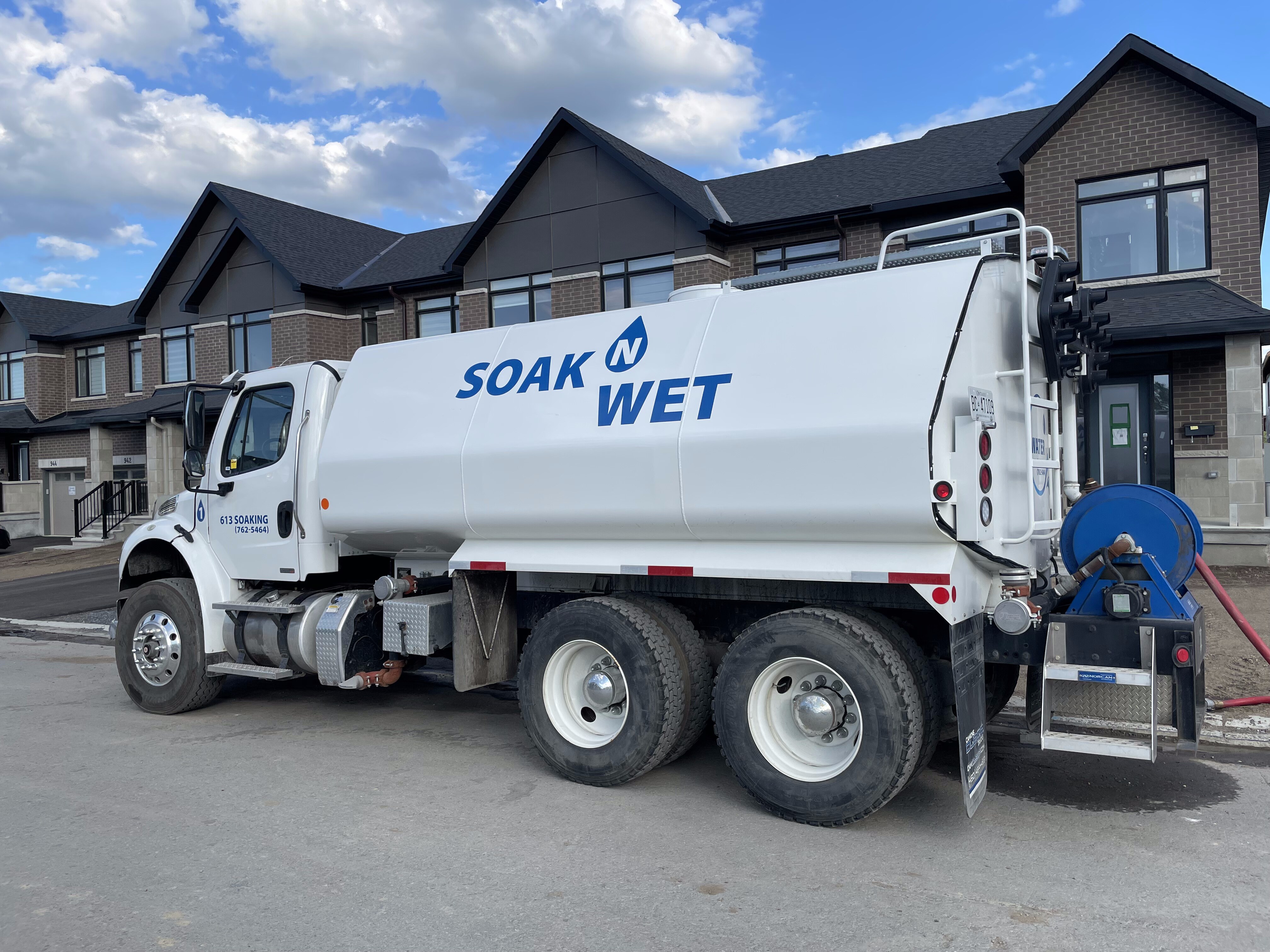 Soak N Wet water delivery truck parked in an Ottawa neighbourhood